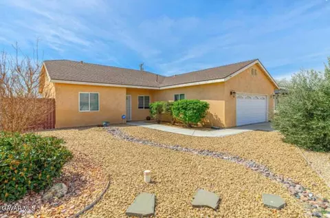 8400 Dogwood Ave, California City, CA 93505