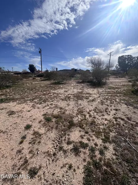 Karen Place, California City, CA 93505