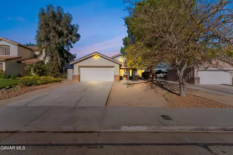 37031 Firethorn St, Palmdale, CA 93550