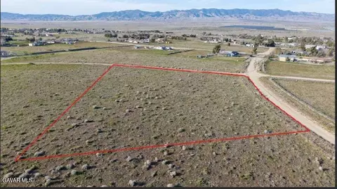 46331 Eaglefall Ave, Lancaster, CA 93536 photo 2