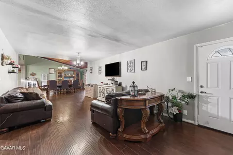 413 W 223rd St, Carson, CA 90745 photo 7