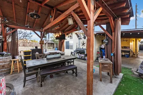 413 W 223rd St, Carson, CA 90745 photo 3