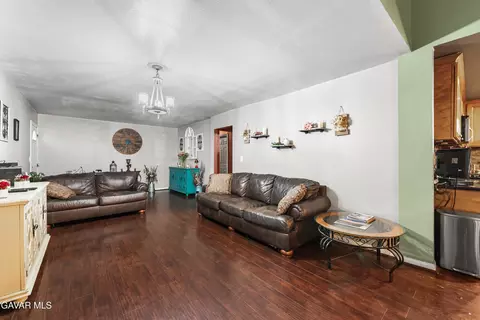 413 W 223rd St, Carson, CA 90745 photo 10