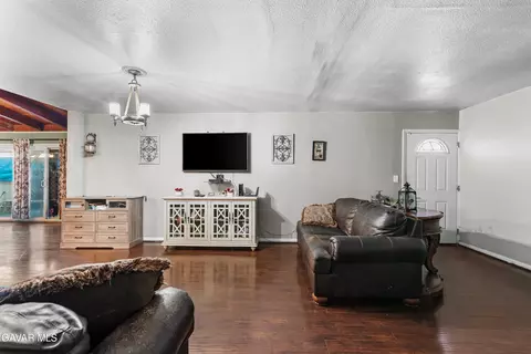 413 W 223rd St, Carson, CA 90745 photo 8