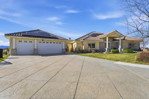 29300 Peregrine Pl, Tehachapi, CA 93561