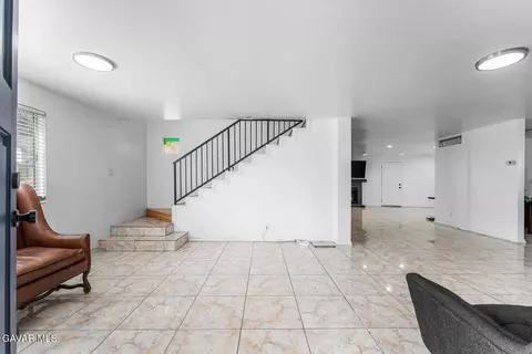 7431 Vanalden Ave, Reseda, CA 91335 photo 5