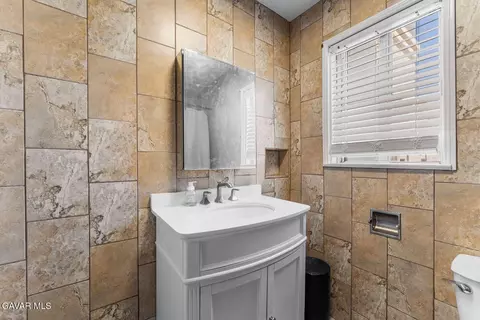 7431 Vanalden Ave, Reseda, CA 91335 photo 20