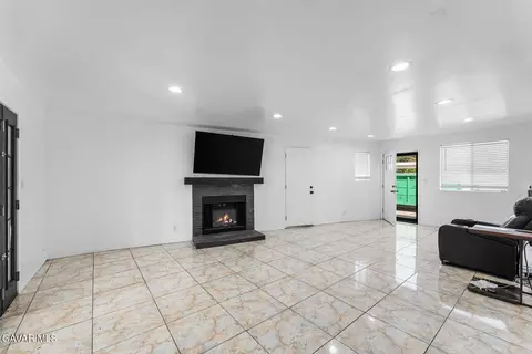 7431 Vanalden Ave, Reseda, CA 91335 photo 11