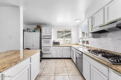 7431 Vanalden Ave, Reseda, CA 91335 photo 17