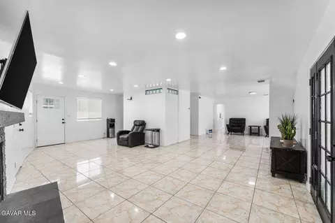 7431 Vanalden Ave, Reseda, CA 91335 photo 13