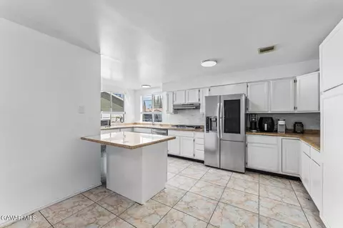 7431 Vanalden Ave, Reseda, CA 91335 photo 15