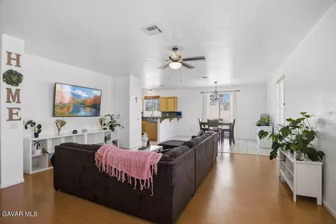 751 Pino Ave, Lancaster, CA 93535 photo 3