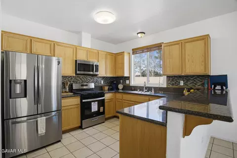 751 Pino Ave, Lancaster, CA 93535 photo 10
