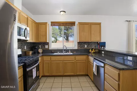 751 Pino Ave, Lancaster, CA 93535 photo 12