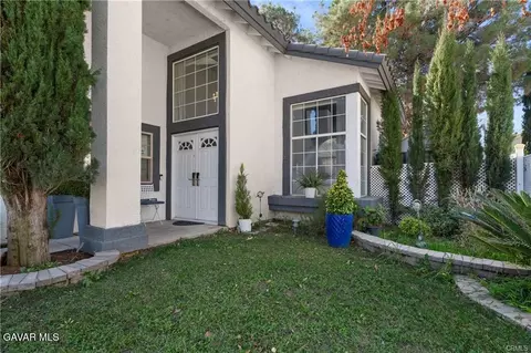 Exterior - 44519 Shadowcrest Dr, Lancaster, CA 93536 photo 2 of 4