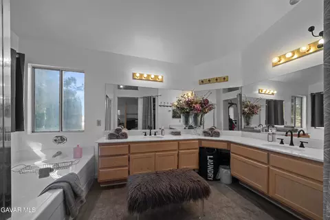 Other - 44519 Shadowcrest Dr, Lancaster, CA 93536 photo 2 of 7
