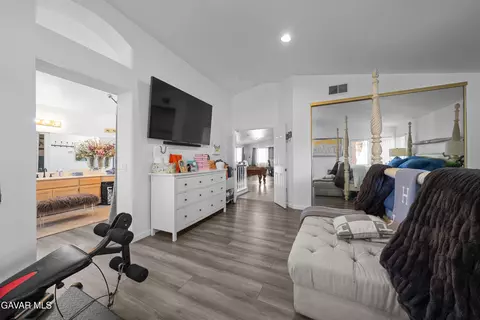 Bedroom - 44519 Shadowcrest Dr, Lancaster, CA 93536 photo 2 of 4