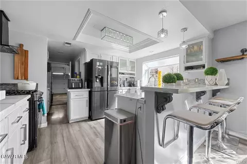 Kitchen - 44519 Shadowcrest Dr, Lancaster, CA 93536 photo 2 of 5