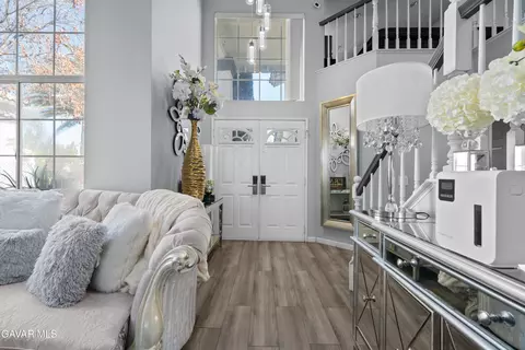 Entry Way - 44519 Shadowcrest Dr, Lancaster, CA 93536 photo 2 of 2