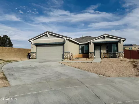 2446 Lugar Hermoso Ct, Rosamond, CA 93560