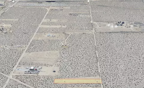258 Th St E, Palmdale, CA 93591