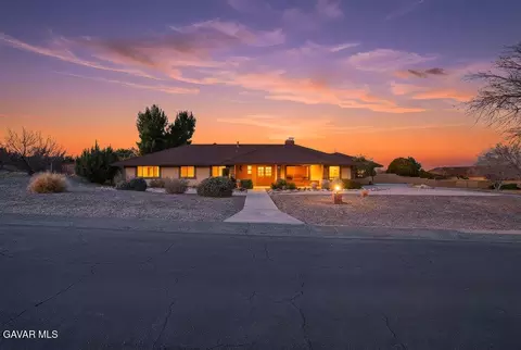 711 Lisa St, Palmdale, CA 93551