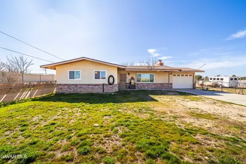 Exterior - 10872 Peach Ave, Hesperia, CA 92345 photo 1 of 8