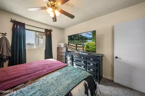 Bedroom - 10872 Peach Ave, Hesperia, CA 92345 photo 2 of 4