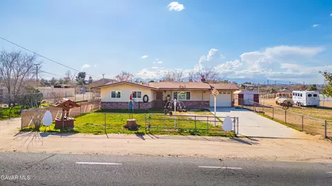 10872 Peach Ave, Hesperia, CA 92345