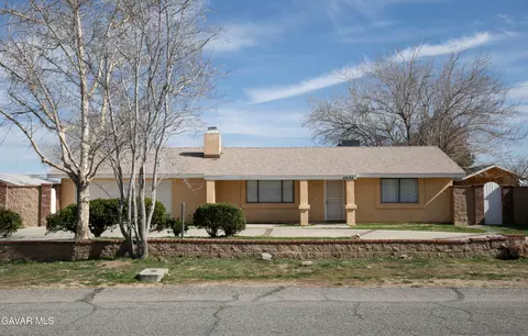 40182 179th St, Lake Los Angeles, CA 93591