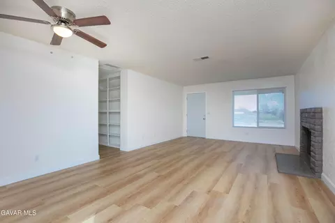 Living - 40629 178th St, Lake Los Angeles, CA 93535 photo 3 of 3