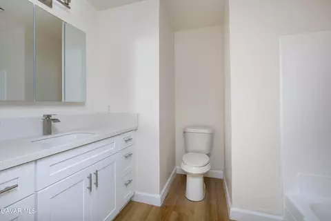 Bath - 40629 178th St, Lake Los Angeles, CA 93535 photo 1 of 2