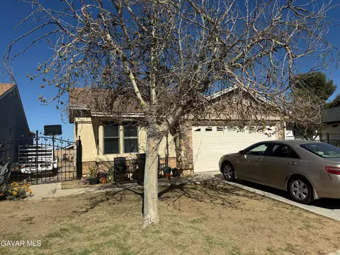 2839 Nandina Dr, Palmdale, CA 93550