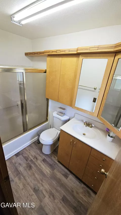 Bath - 40985 174th St, Lancaster, CA 93535 photo 3 of 3