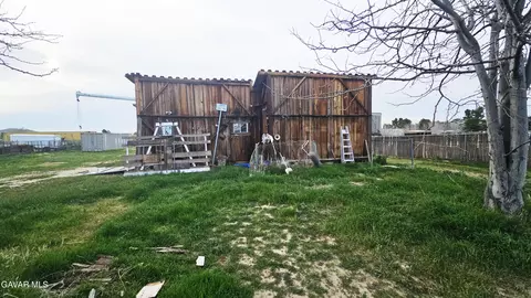 Exterior - 40985 174th St, Lancaster, CA 93535 photo 10 of 20
