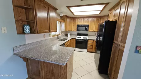Kitchen - 40985 174th St, Lancaster, CA 93535 photo 2 of 2