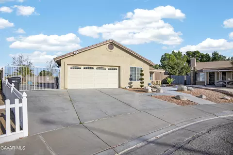 5868 Opal Ave, Palmdale, CA 93552 photo 2