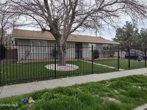 828 Avenue H6 W, Lancaster, CA 93534