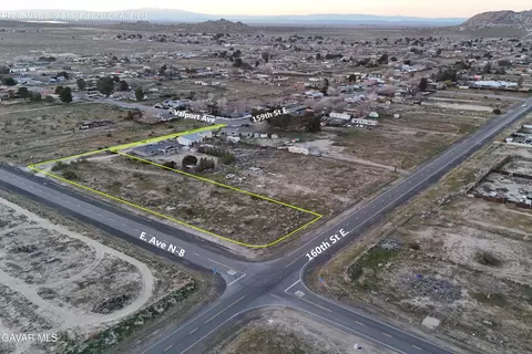 E Ave N 8, Lancaster, CA 93535 photo 3