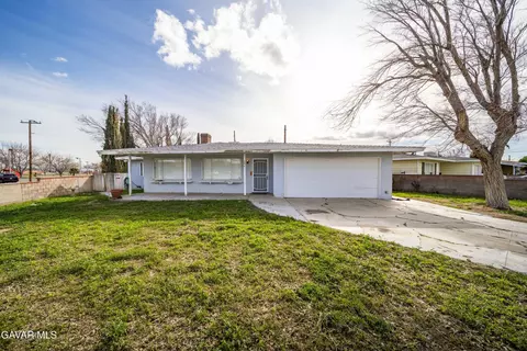 2000 Shasta St, Mojave, CA 93501