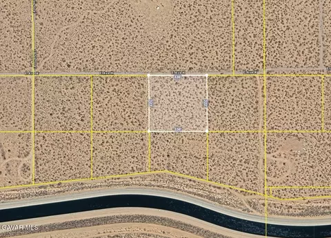 18100 Avenue X E, Llano, CA 93544