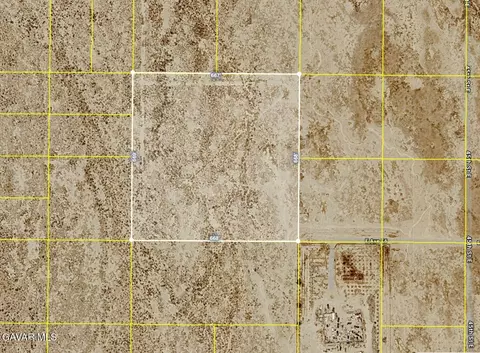 4300 Avenue E6 E, Lancaster, CA 93535