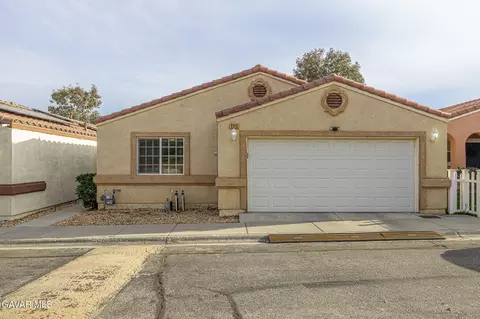 2318 Horizon Dr, Rosamond, CA 93560