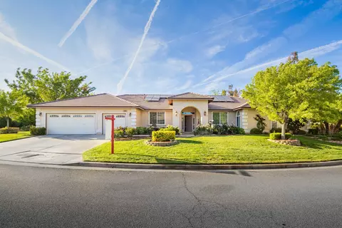 241 Quail Dr W, Palmdale, CA 93551