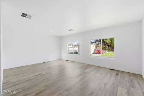 Living - 43850 20th St E #83, Lancaster, CA 93535 photo 2 of 4