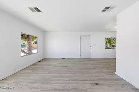 Living - 43850 20th St E #83, Lancaster, CA 93535 photo 3 of 4