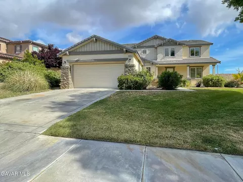 6727 Miramar Ln, Palmdale, CA 93551