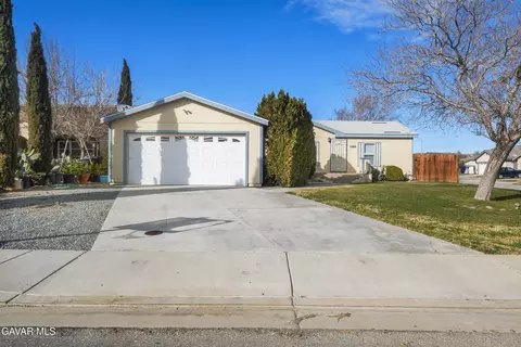 1335 Richfield Ave, Rosamond, CA 93560