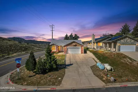 42803 Limeridge Dr, Lake Hughes, CA 93532