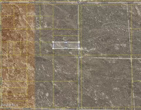 50 Th St Wave E4, Lancaster, CA 93536 photo 2